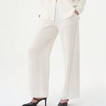 VALERIE C. - Chemise oversized blanche en lin. Devant.