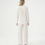 VALERIE C. - Chemise oversized blanche en lin. Dos