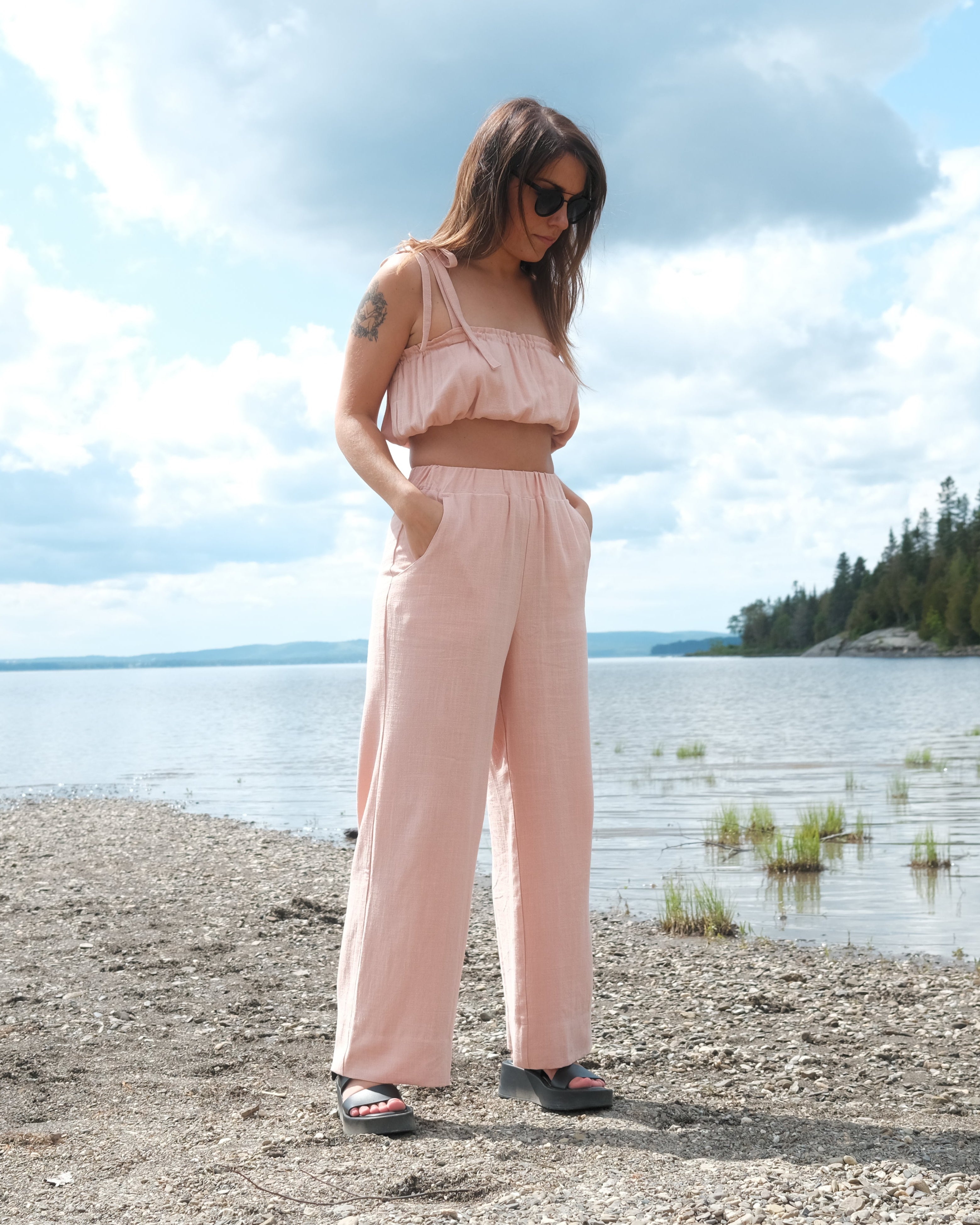 Pantalon en lin pêche pour femme.