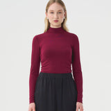 Classique Turtleneck Raisin Bourgogne pour femme. 