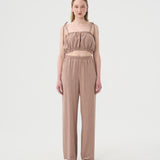 Pantalon et camisole en lin taupe naturel pour femme. Look de voyage pour femme. Ensemble en lin pour femme. 