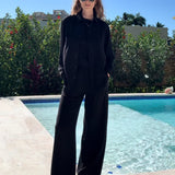 Ensemble noir en lin pour femme. 