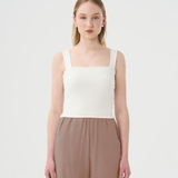 Bermuda en lin taupe pour femme. 