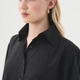 Chemise noire ample et fluide pour femme. Tissu de haut qualité, Tencel, fait au Québec.