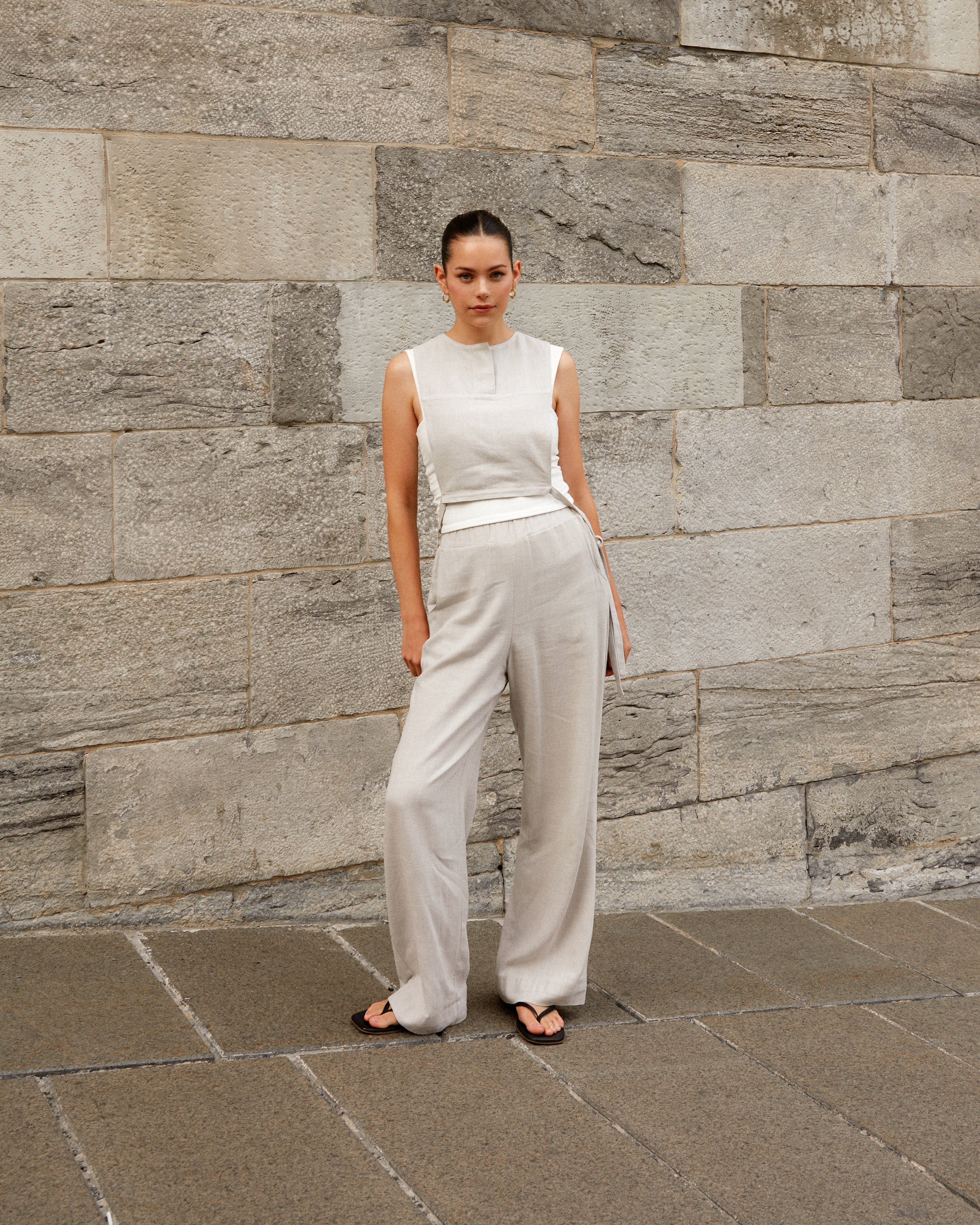 Pantalon en lin gris pour femme. Ensemble en lin pour femme. 