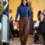 Pantalon ample brun, taille XS. 
